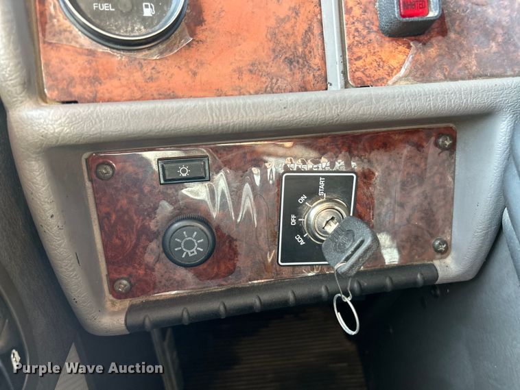 image for item EK4916 2008 Kenworth  T300 dump truck