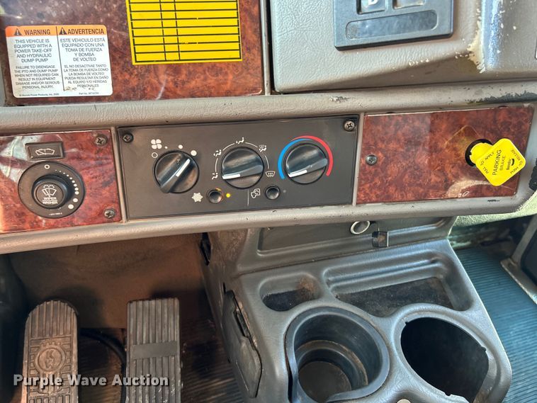 image for item EK4916 2008 Kenworth  T300 dump truck