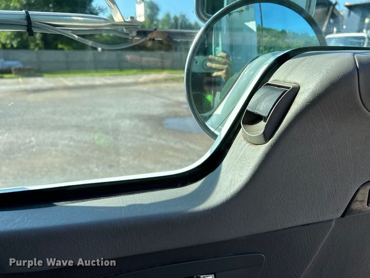 image for item EK4916 2008 Kenworth  T300 dump truck