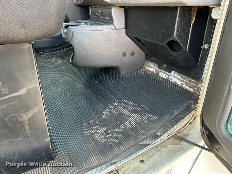 image for item EK4916 2008 Kenworth  T300 dump truck