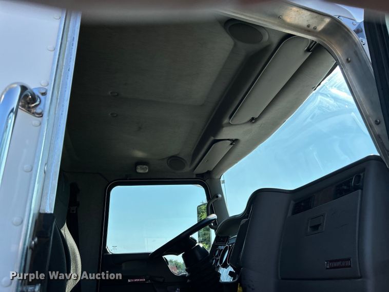 image for item EK4916 2008 Kenworth  T300 dump truck