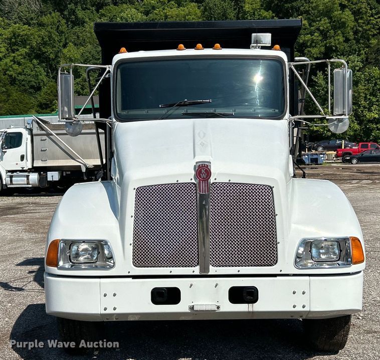 image for item EK4917 2005 Kenworth  T300 dump truck