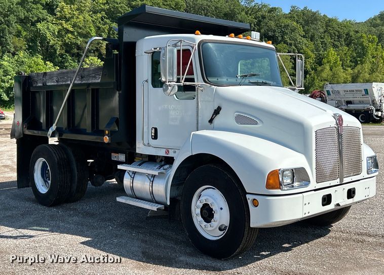 image for item EK4917 2005 Kenworth  T300 dump truck