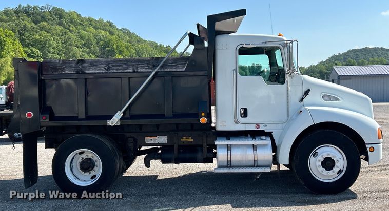 image for item EK4917 2005 Kenworth  T300 dump truck