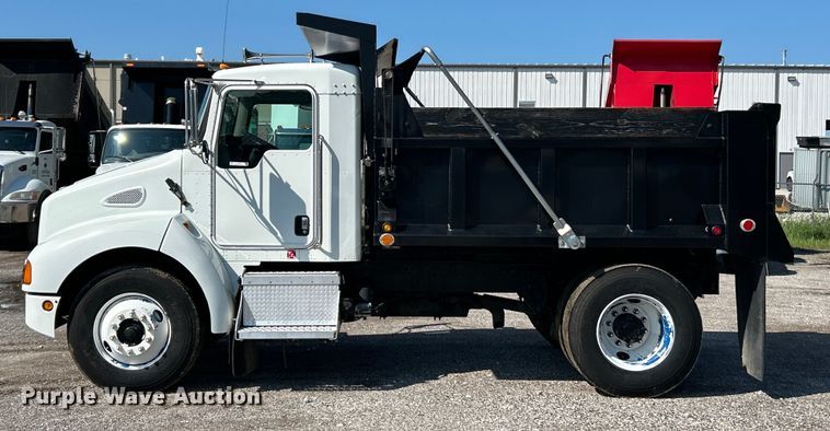 image for item EK4917 2005 Kenworth  T300 dump truck