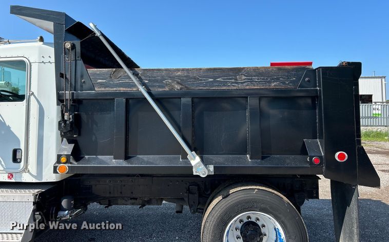 image for item EK4917 2005 Kenworth  T300 dump truck