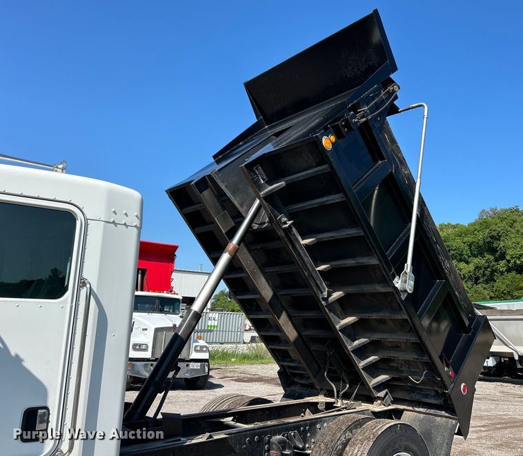 image for item EK4917 2005 Kenworth  T300 dump truck