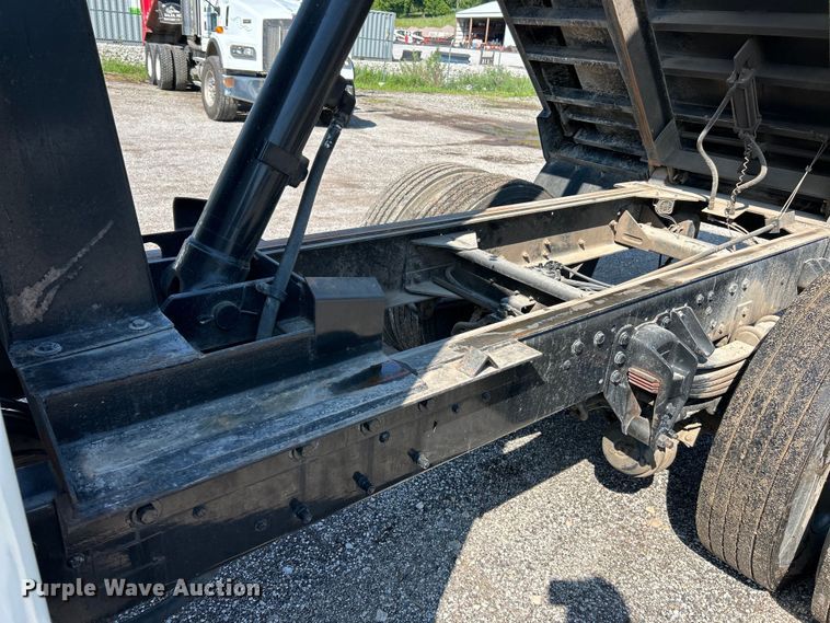 image for item EK4917 2005 Kenworth  T300 dump truck