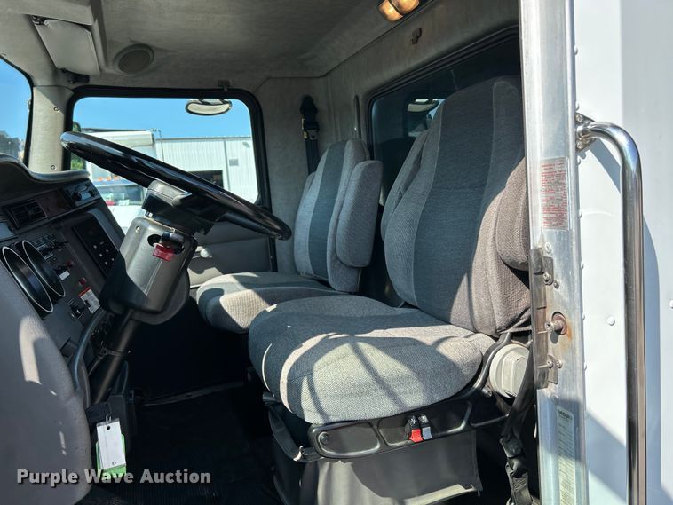 image for item EK4917 2005 Kenworth  T300 dump truck