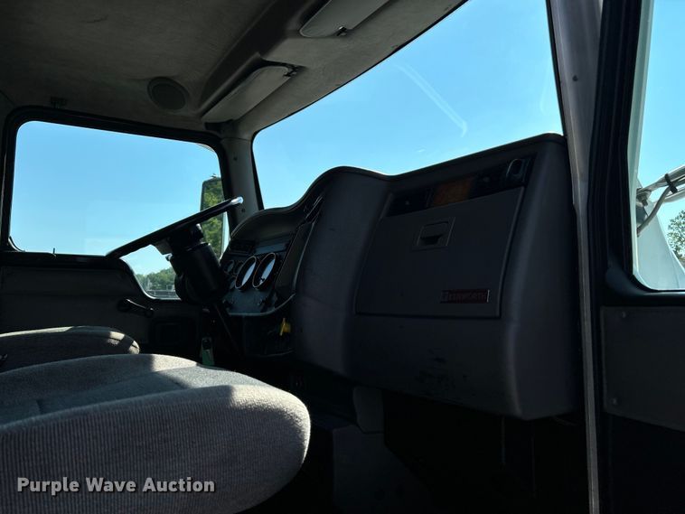 image for item EK4917 2005 Kenworth  T300 dump truck