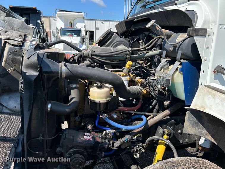 image for item EK4917 2005 Kenworth  T300 dump truck