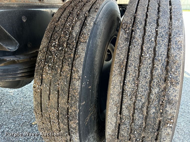 image for item EK4917 2005 Kenworth  T300 dump truck