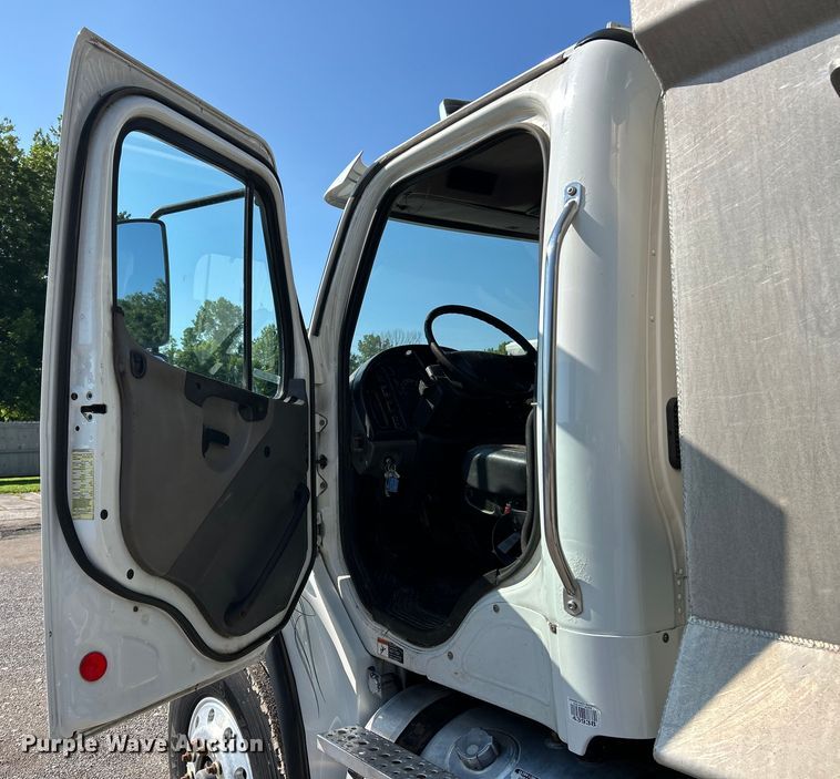 image for item EK4918 2012 Freightliner  Business Class M2 dump truck