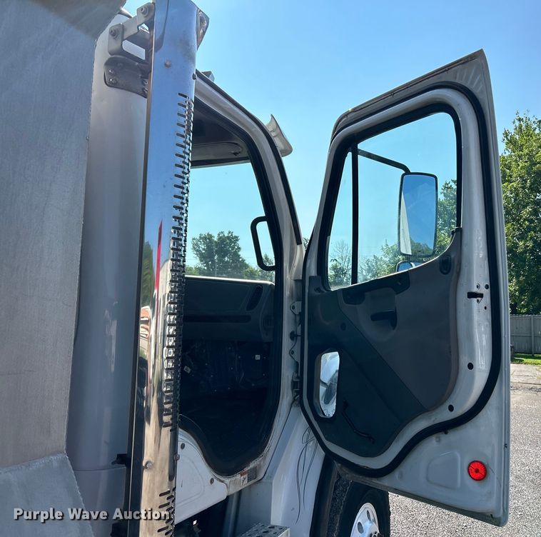 image for item EK4918 2012 Freightliner  Business Class M2 dump truck