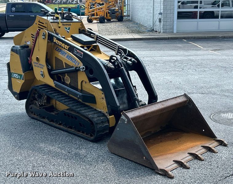 image for item EK4928 2021 Vermeer  S925TX compact utility loader