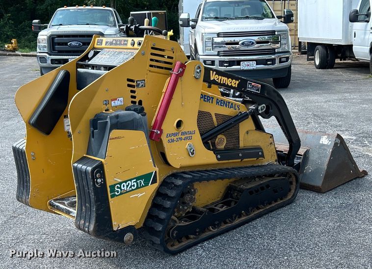 image for item EK4928 2021 Vermeer  S925TX compact utility loader