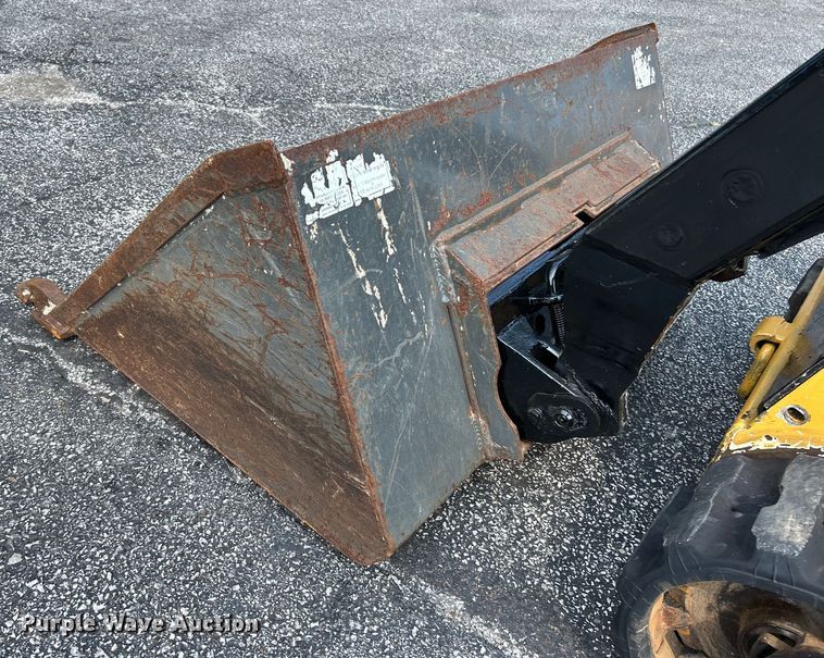 image for item EK4928 2021 Vermeer  S925TX compact utility loader