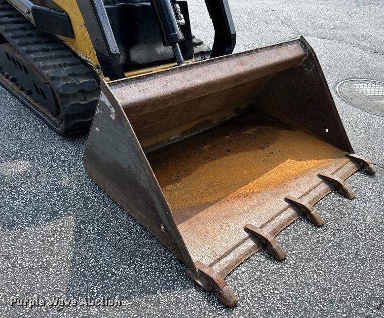 image for item EK4928 2021 Vermeer  S925TX compact utility loader