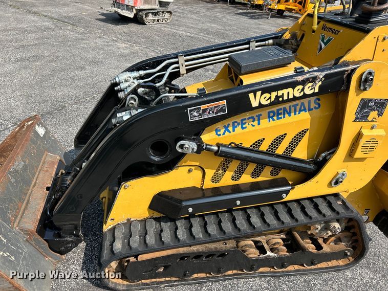 image for item EK4928 2021 Vermeer  S925TX compact utility loader