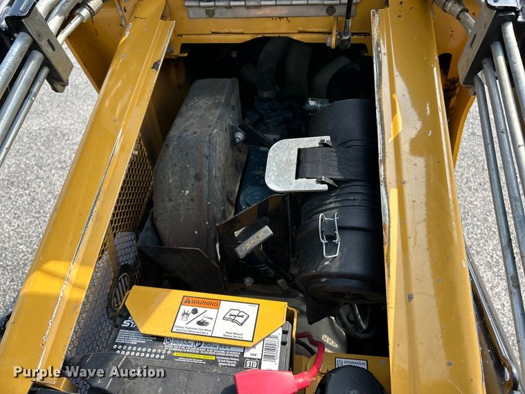 image for item EK4928 2021 Vermeer  S925TX compact utility loader