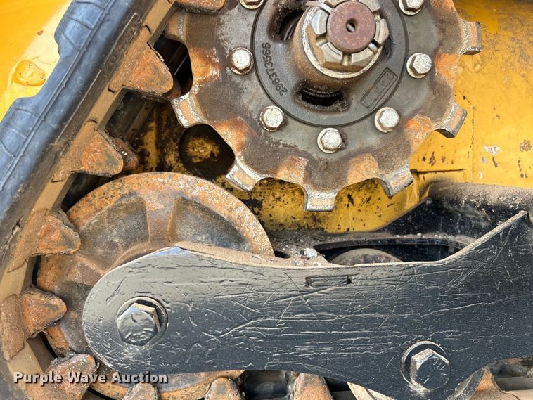 image for item EK4928 2021 Vermeer  S925TX compact utility loader