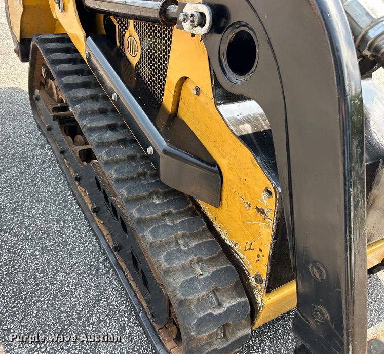 image for item EK4928 2021 Vermeer  S925TX compact utility loader