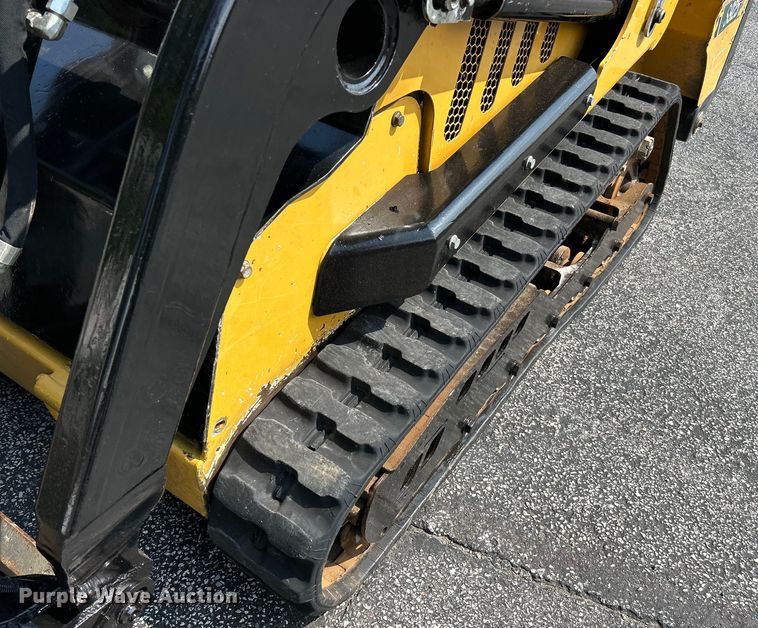 image for item EK4928 2021 Vermeer  S925TX compact utility loader