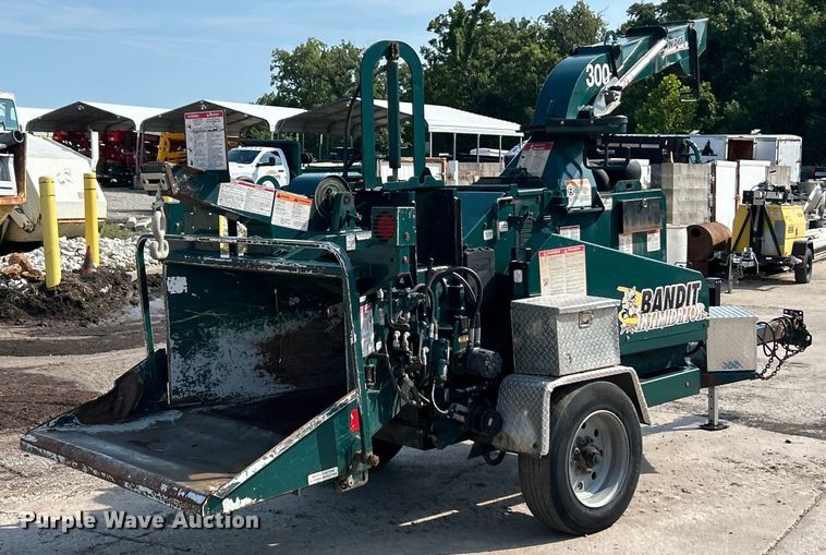 image for item EK4962 2014 Bandit  Intimidator 1390XP wood chipper