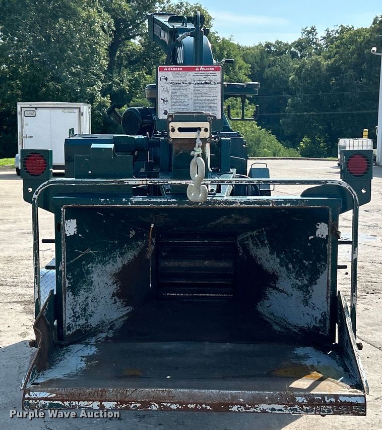 image for item EK4962 2014 Bandit  Intimidator 1390XP wood chipper