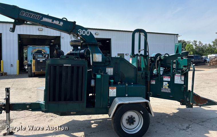 image for item EK4962 2014 Bandit  Intimidator 1390XP wood chipper