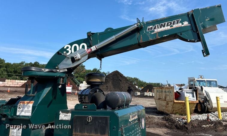 image for item EK4962 2014 Bandit  Intimidator 1390XP wood chipper