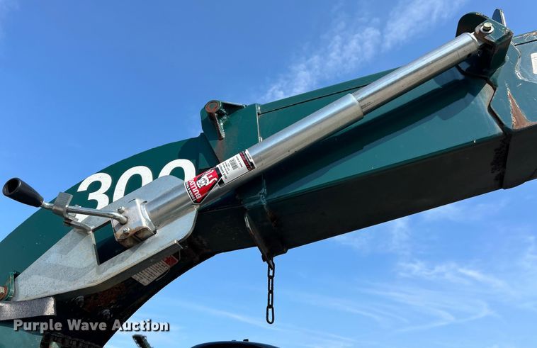 image for item EK4962 2014 Bandit  Intimidator 1390XP wood chipper