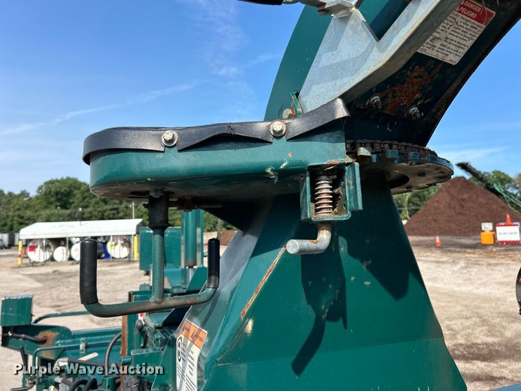 image for item EK4962 2014 Bandit  Intimidator 1390XP wood chipper