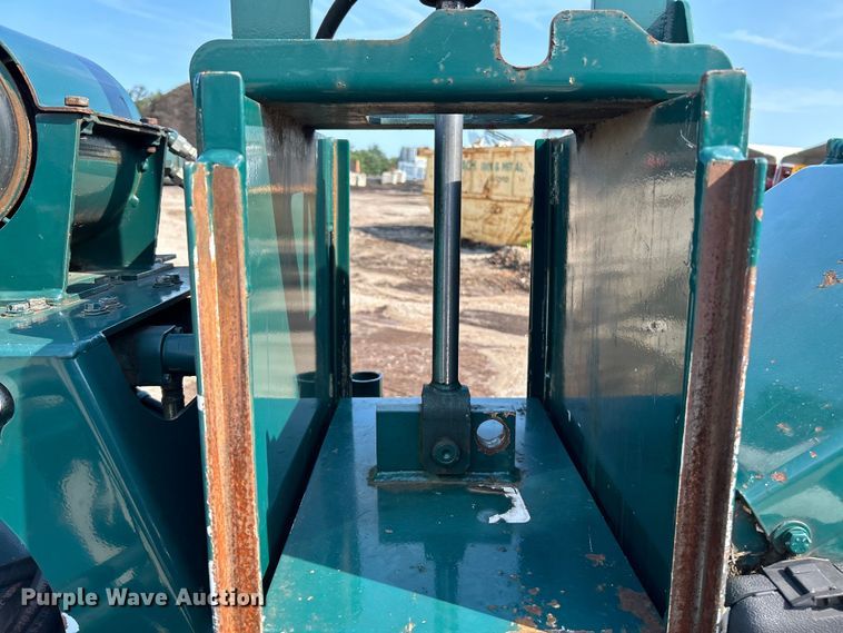 image for item EK4962 2014 Bandit  Intimidator 1390XP wood chipper