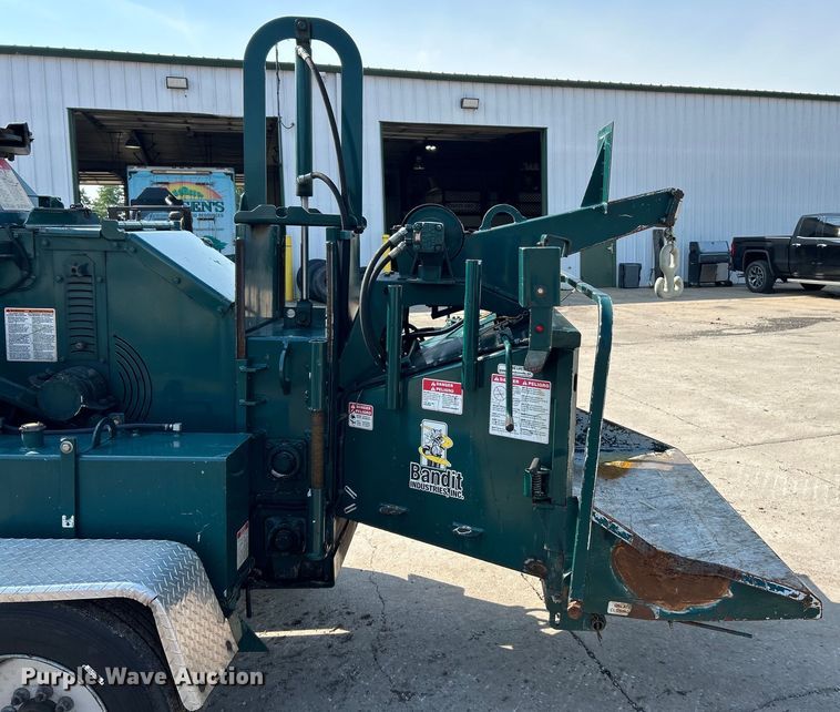 image for item EK4962 2014 Bandit  Intimidator 1390XP wood chipper