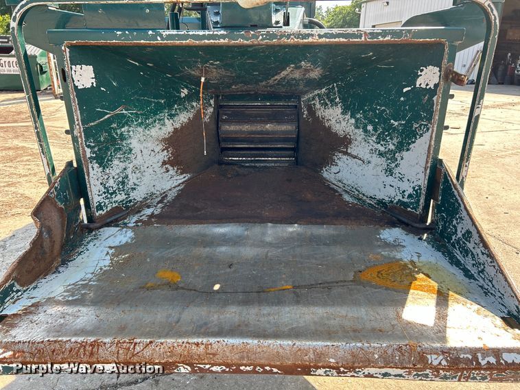 image for item EK4962 2014 Bandit  Intimidator 1390XP wood chipper