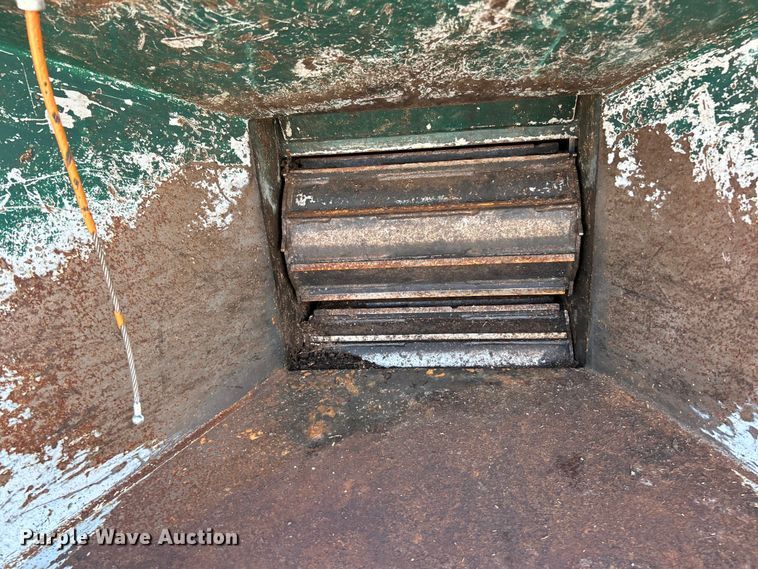 image for item EK4962 2014 Bandit  Intimidator 1390XP wood chipper