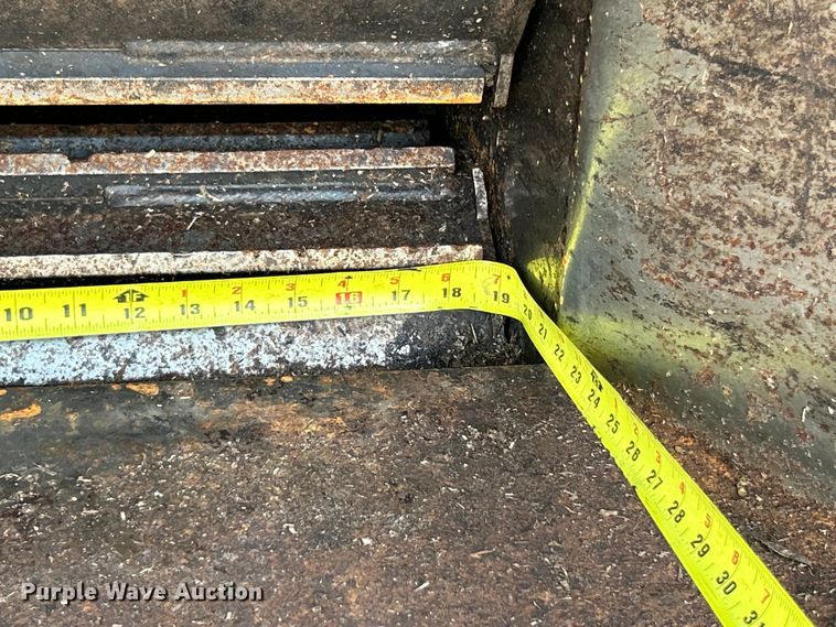 image for item EK4962 2014 Bandit  Intimidator 1390XP wood chipper