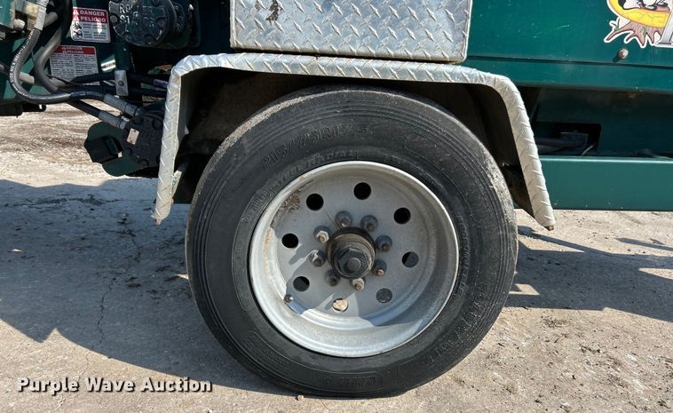 image for item EK4962 2014 Bandit  Intimidator 1390XP wood chipper