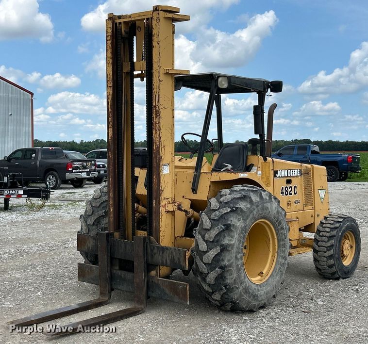 image for item EK4964 1996 John Deere  482C forklift