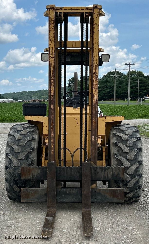 image for item EK4964 1996 John Deere  482C forklift