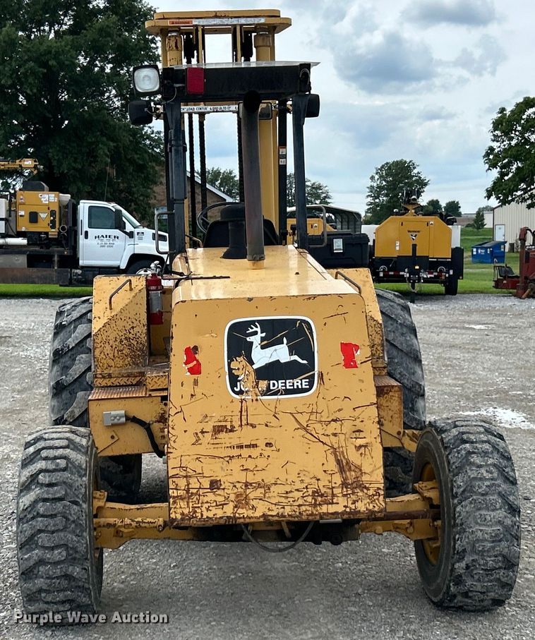 image for item EK4964 1996 John Deere  482C forklift