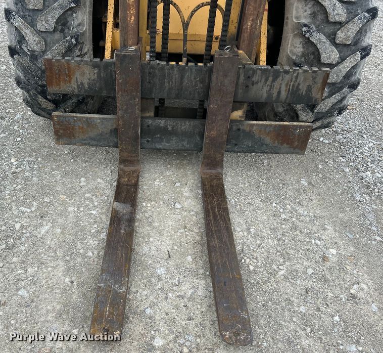 image for item EK4964 1996 John Deere  482C forklift