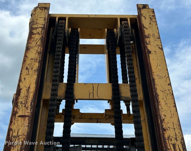 image for item EK4964 1996 John Deere  482C forklift