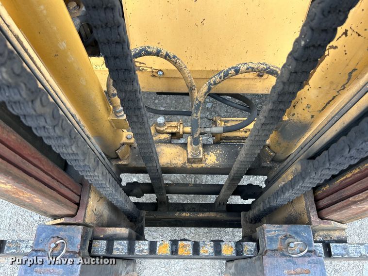 image for item EK4964 1996 John Deere  482C forklift