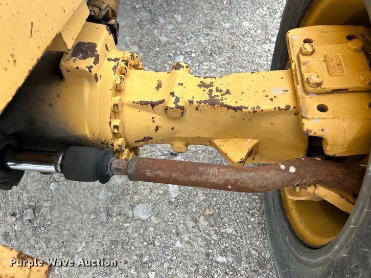 image for item EK4964 1996 John Deere  482C forklift