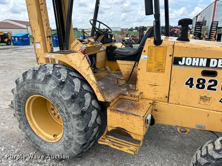 image for item EK4964 1996 John Deere  482C forklift