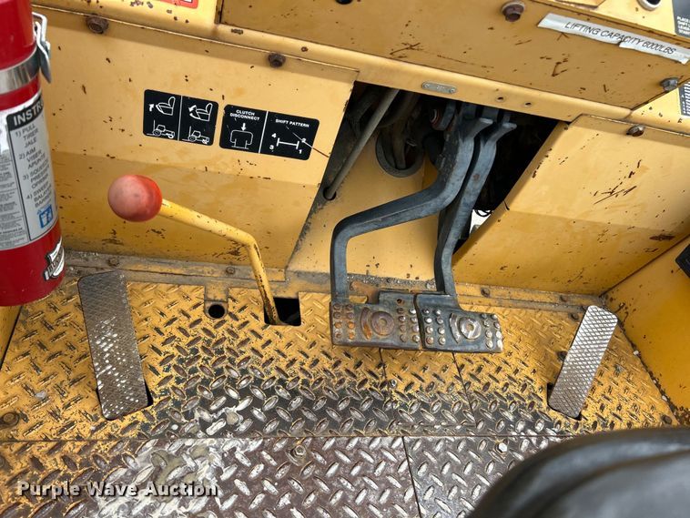 image for item EK4964 1996 John Deere  482C forklift