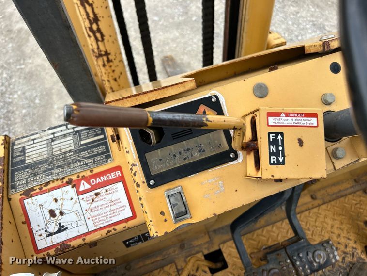 image for item EK4964 1996 John Deere  482C forklift