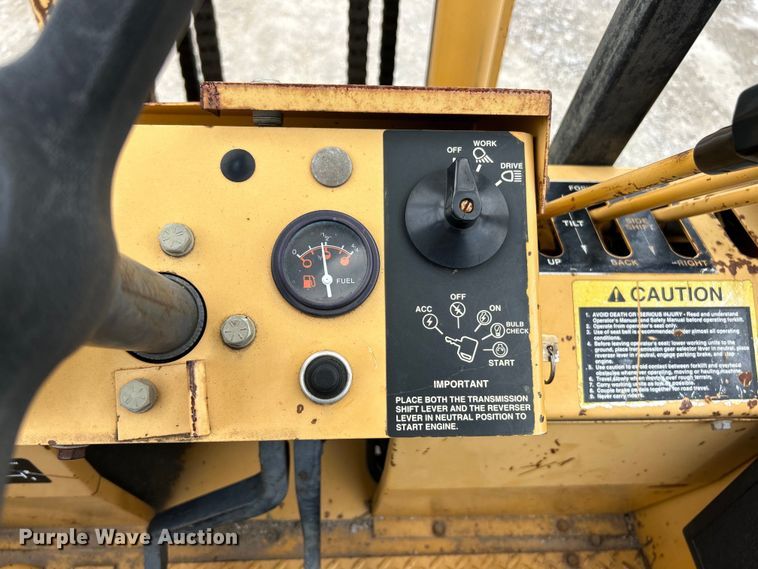 image for item EK4964 1996 John Deere  482C forklift